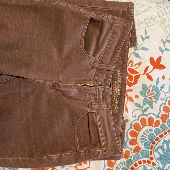 Textured American eagle jeans-high rise jegging- size 2 - Picture 3 of 4